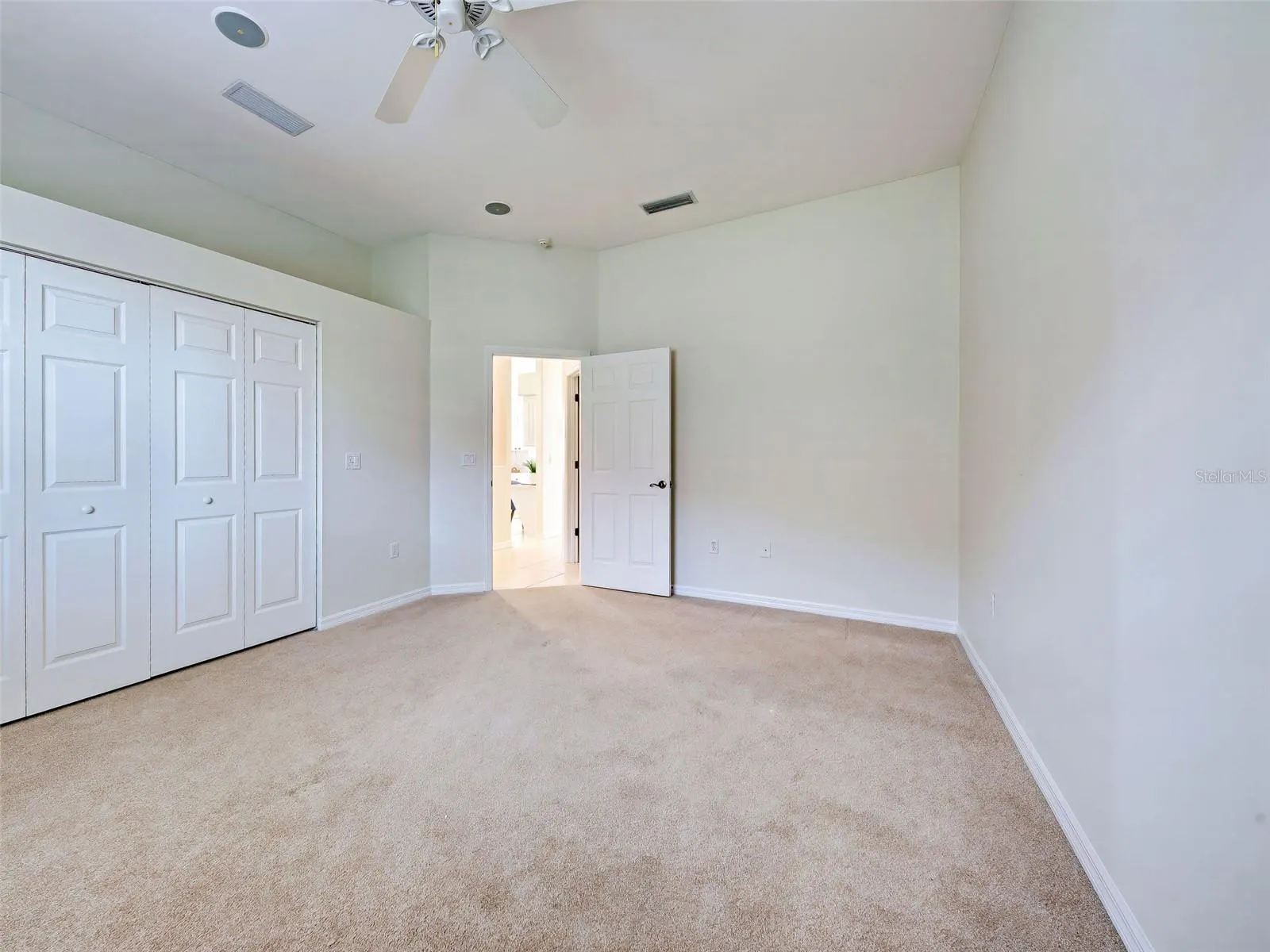 692 EGRET WALK LN