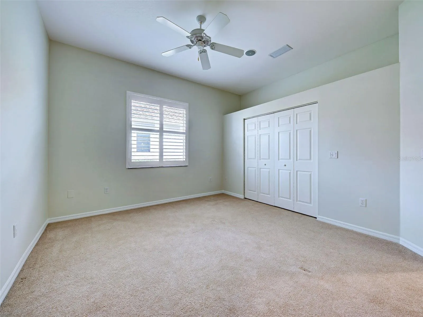 692 EGRET WALK LN