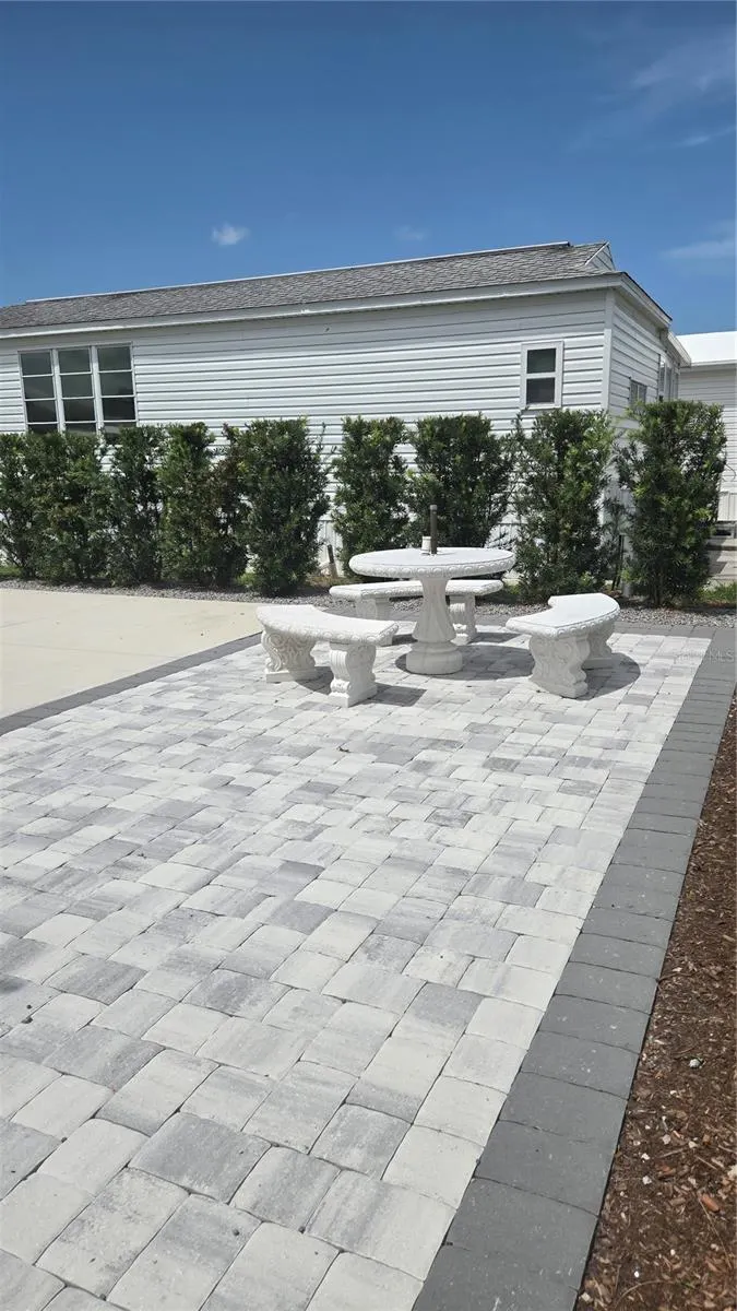 237 BAINBRIDGE DR