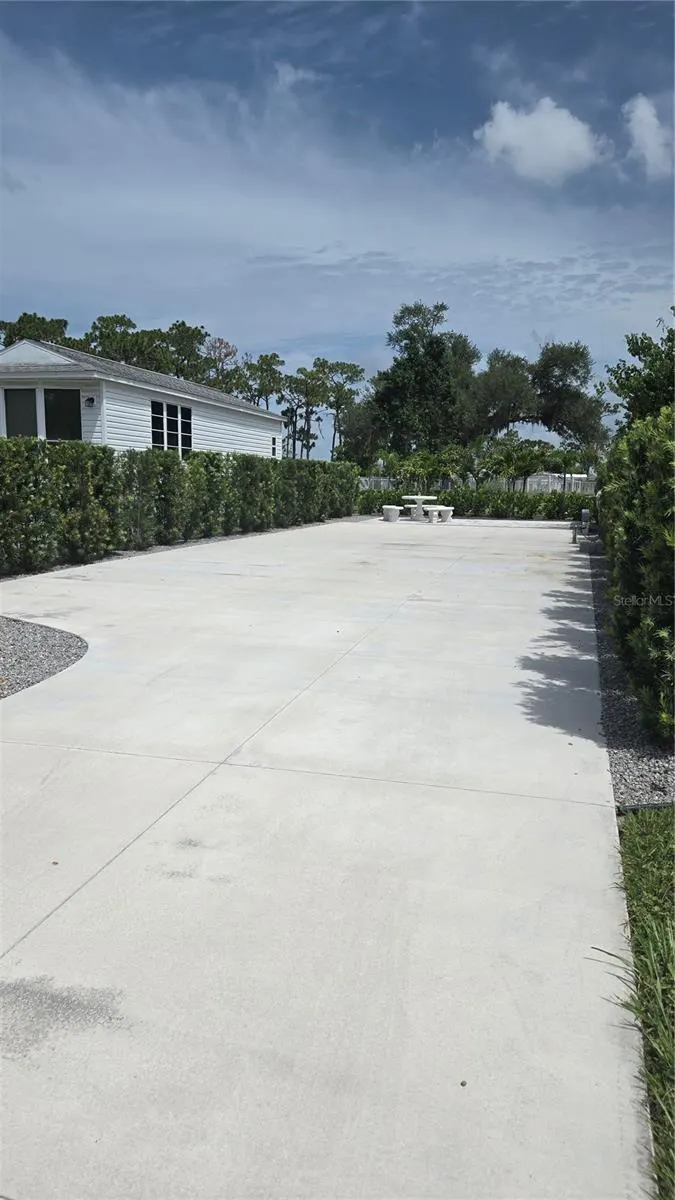 237 BAINBRIDGE DR
