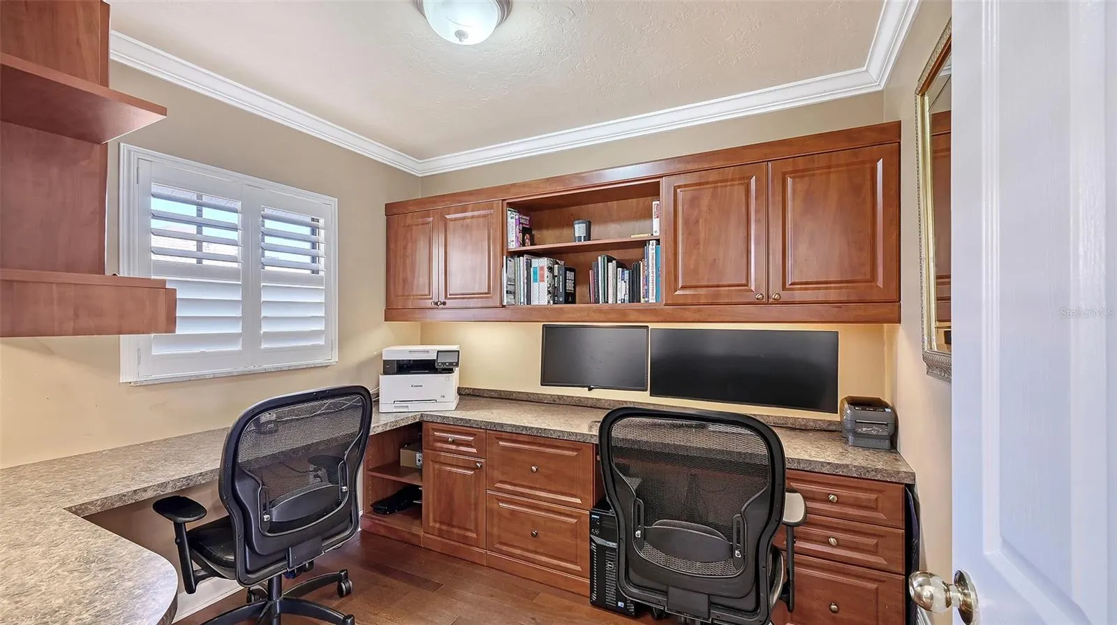 1109 DELACROIX CIR