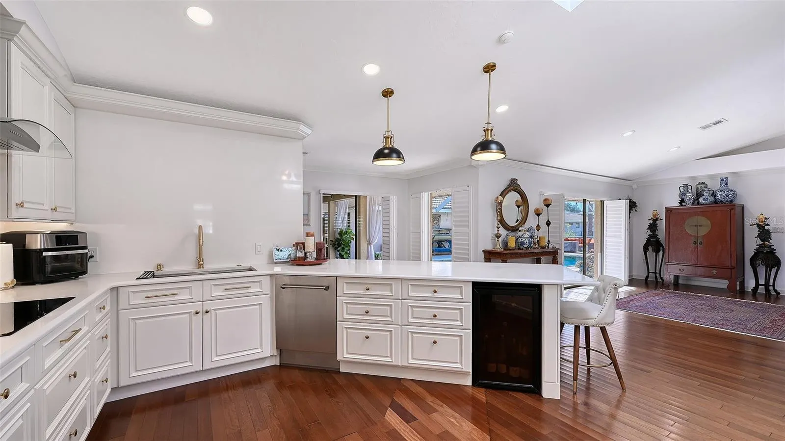 1109 DELACROIX CIR