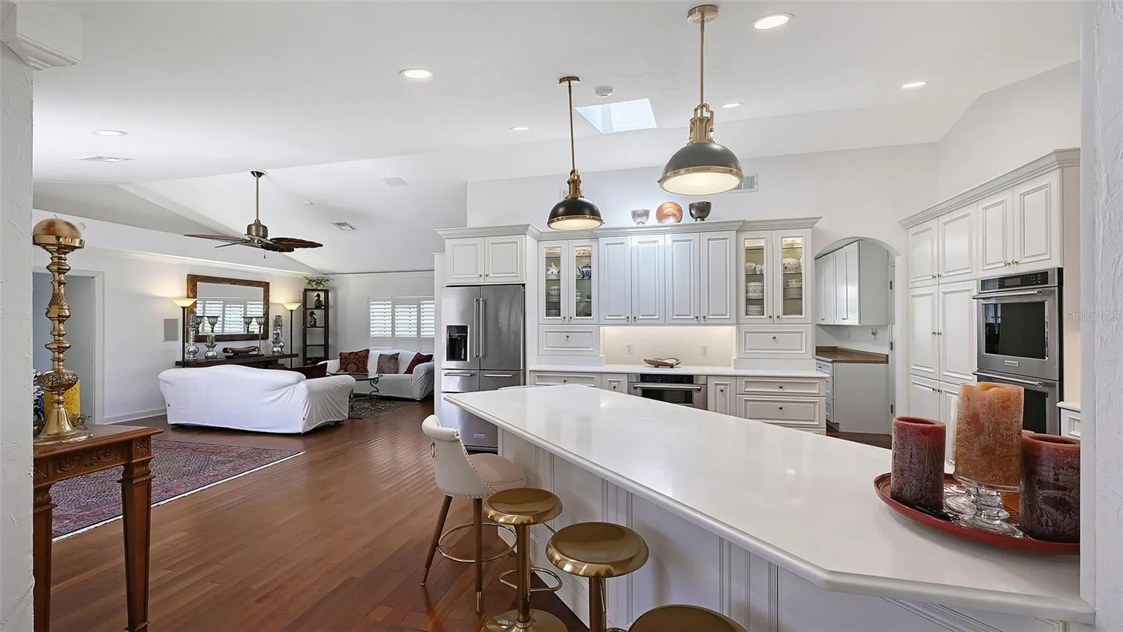 1109 DELACROIX CIR
