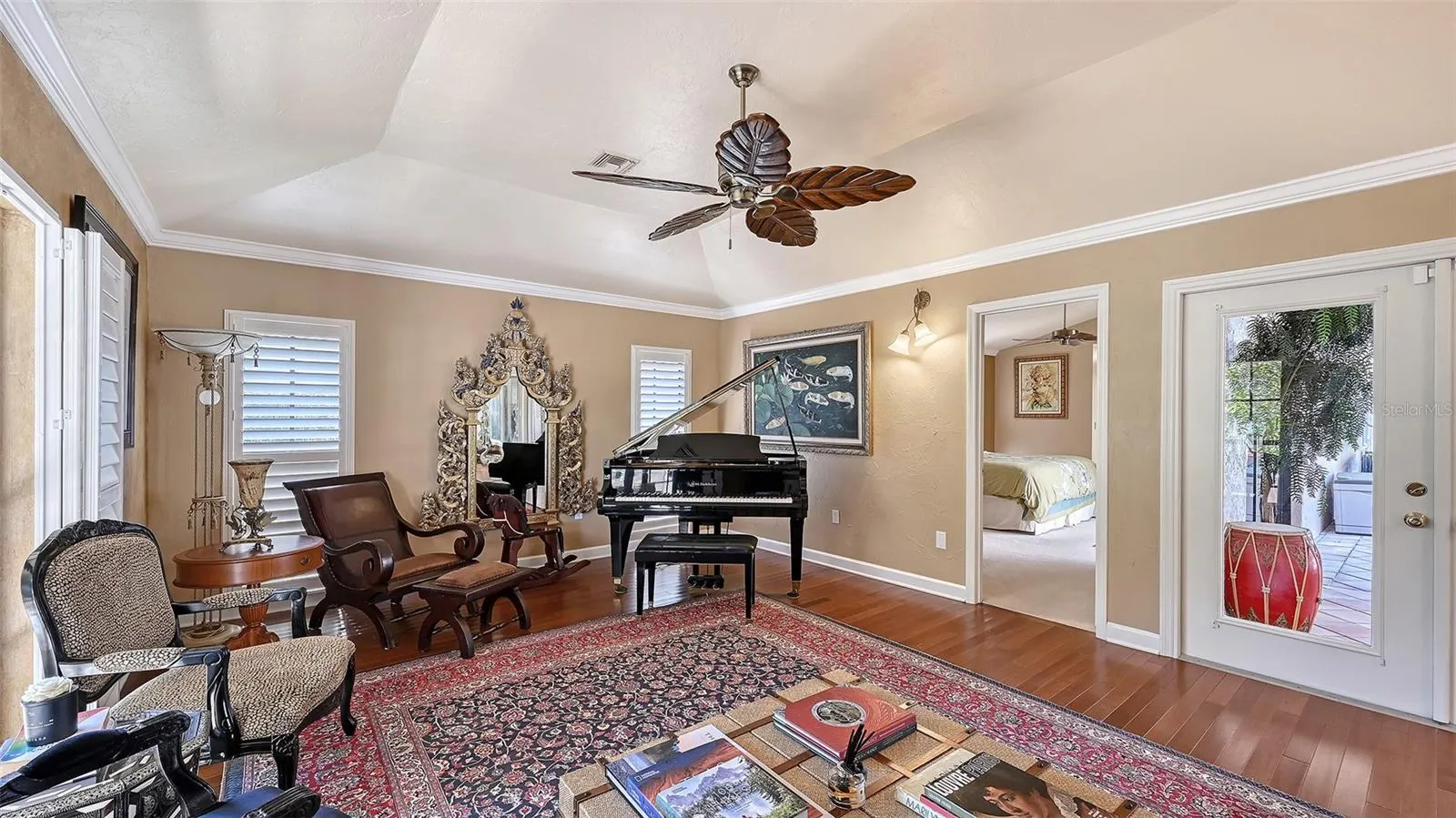 1109 DELACROIX CIR