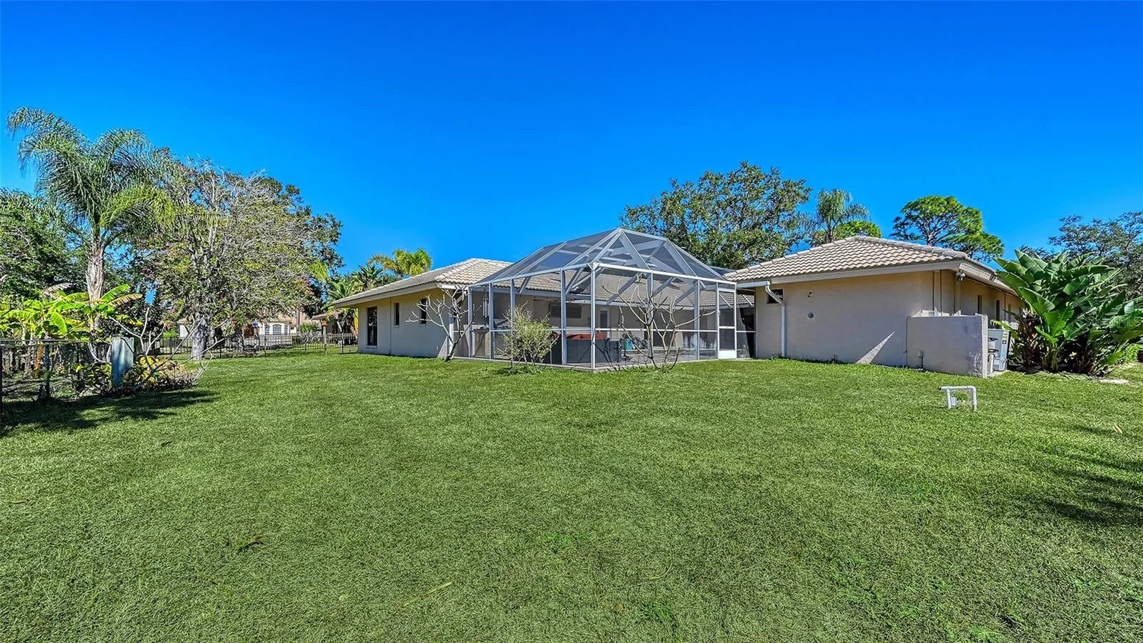 1109 DELACROIX CIR
