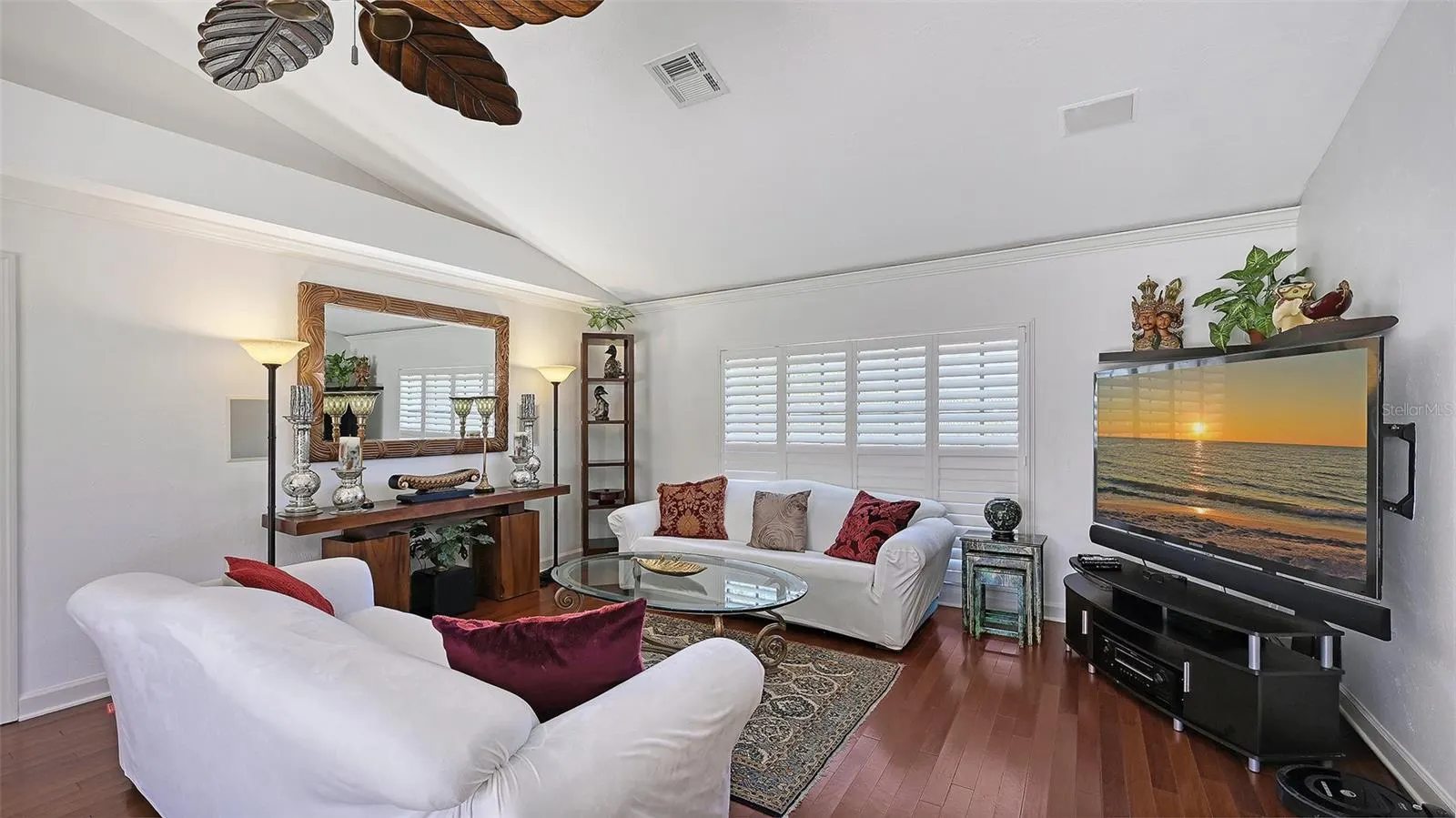 1109 DELACROIX CIR