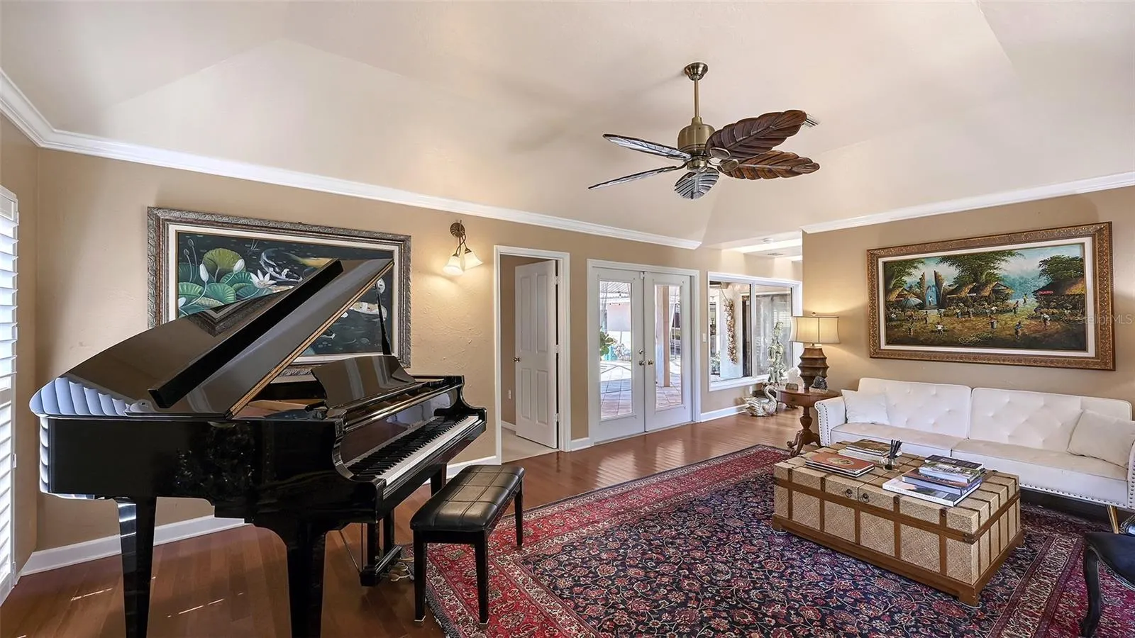 1109 DELACROIX CIR