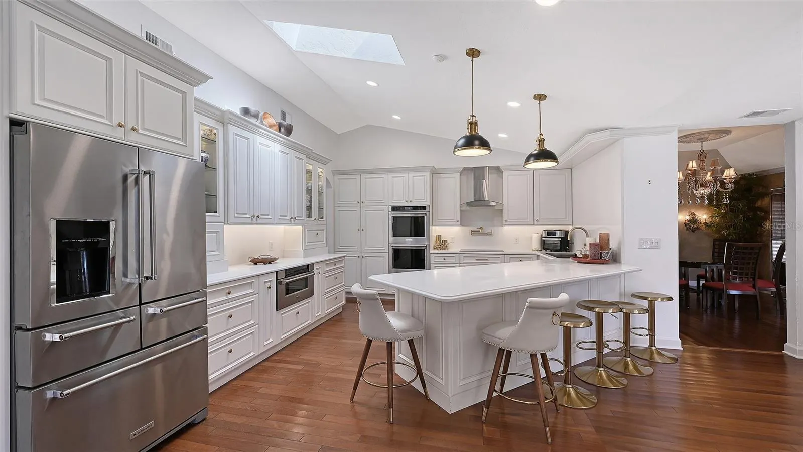 1109 DELACROIX CIR