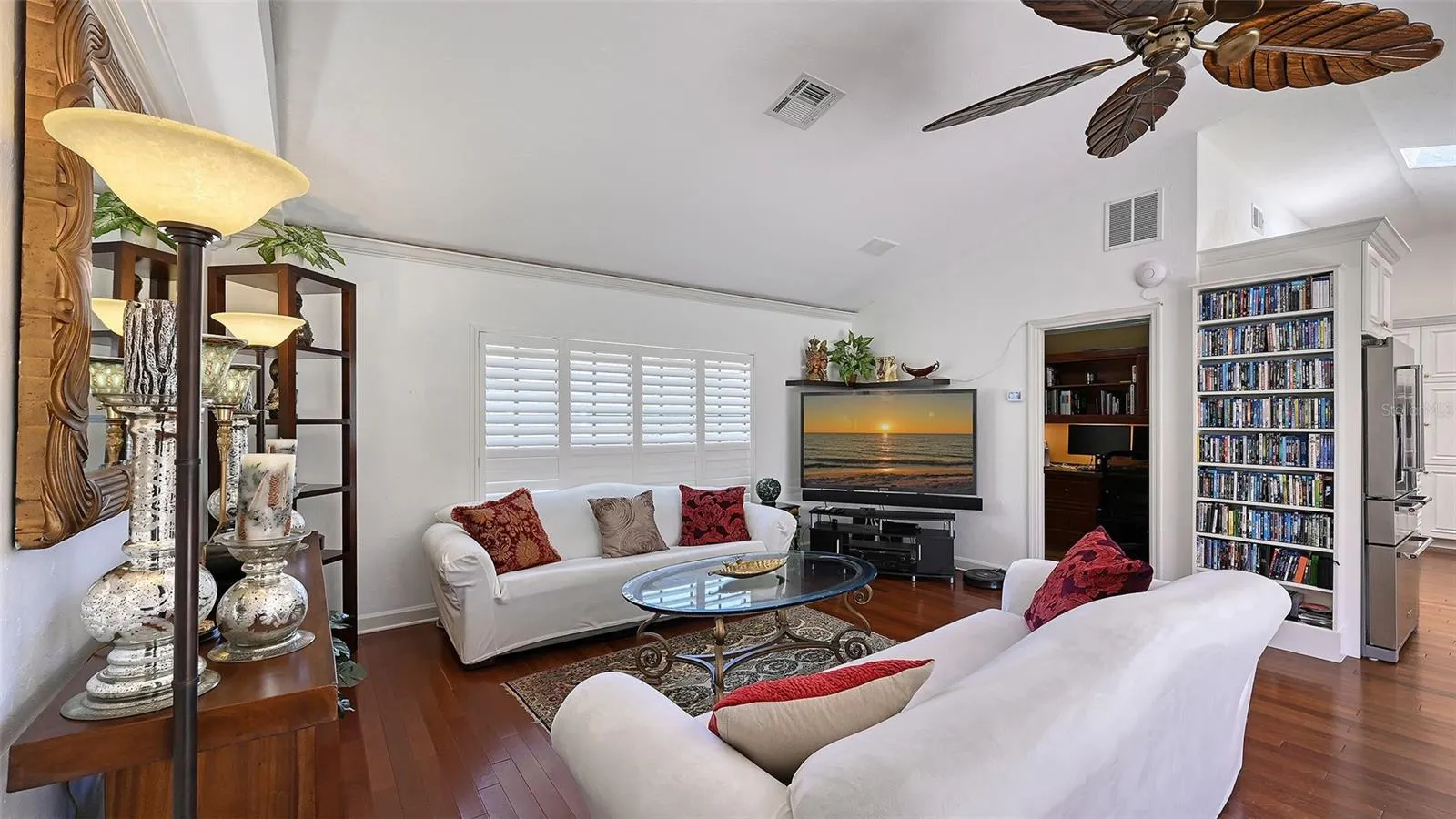 1109 DELACROIX CIR