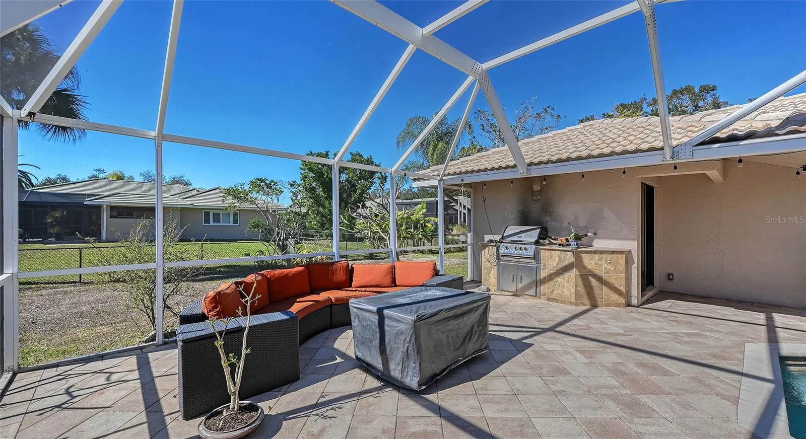 1109 DELACROIX CIR