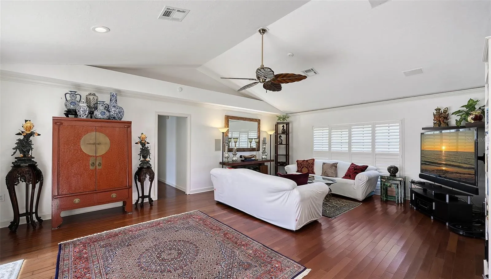1109 DELACROIX CIR
