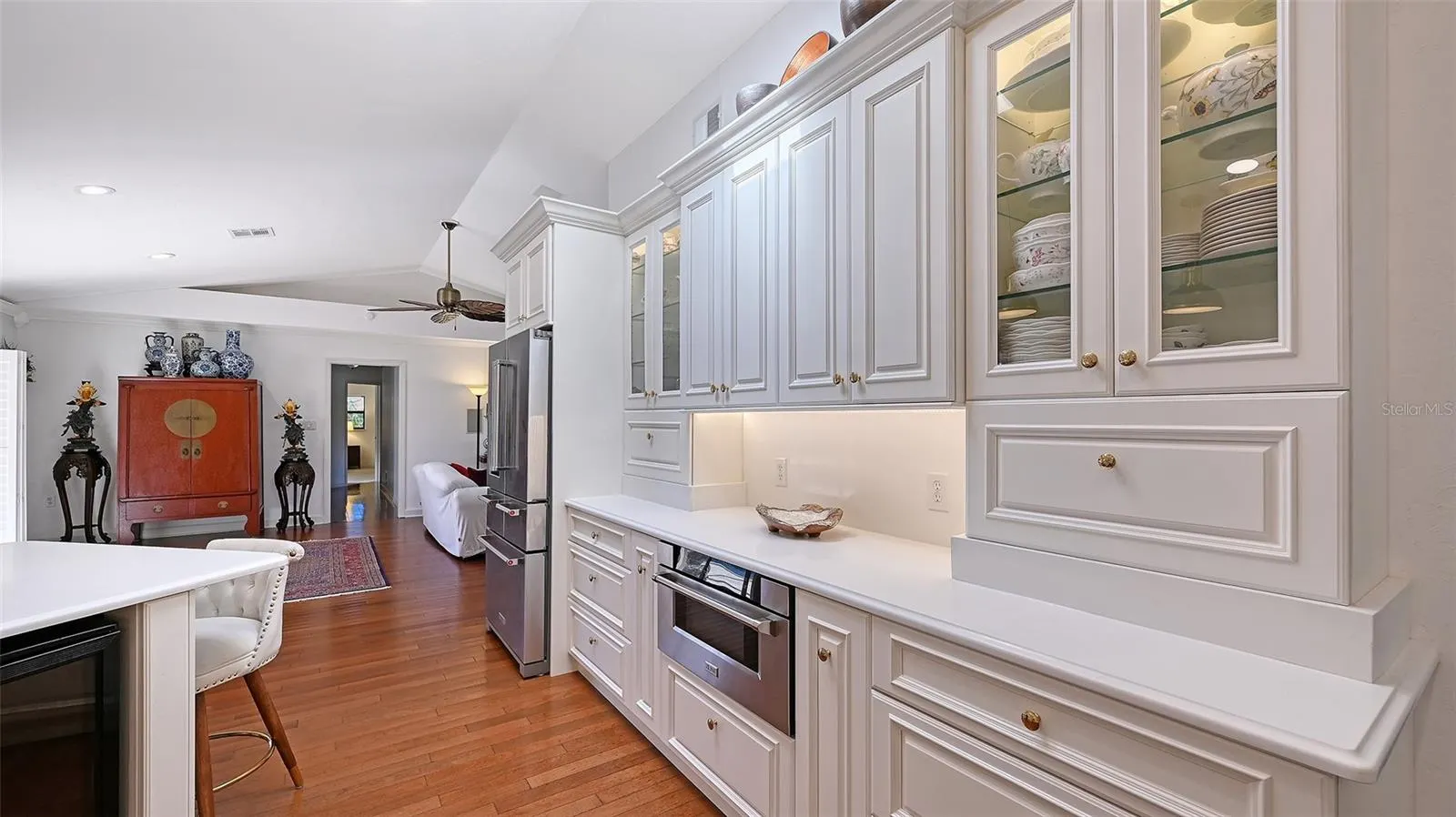 1109 DELACROIX CIR