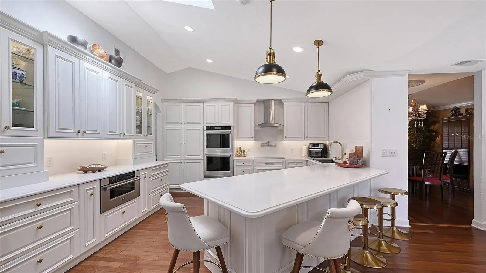 1109 DELACROIX CIR