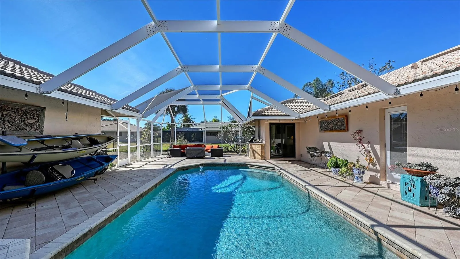 1109 DELACROIX CIR