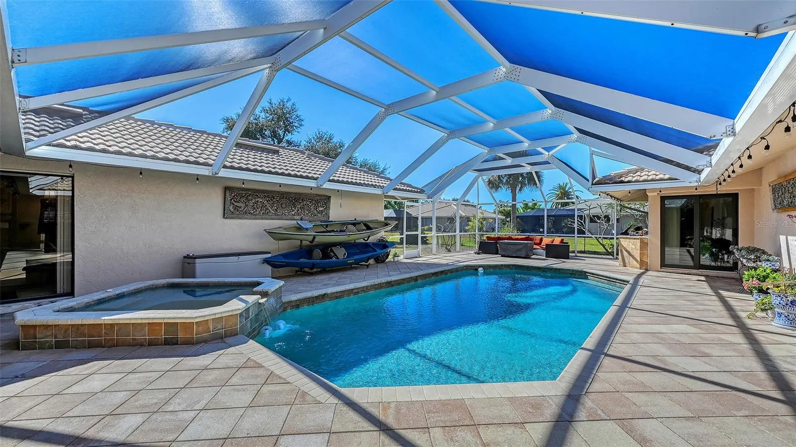 1109 DELACROIX CIR