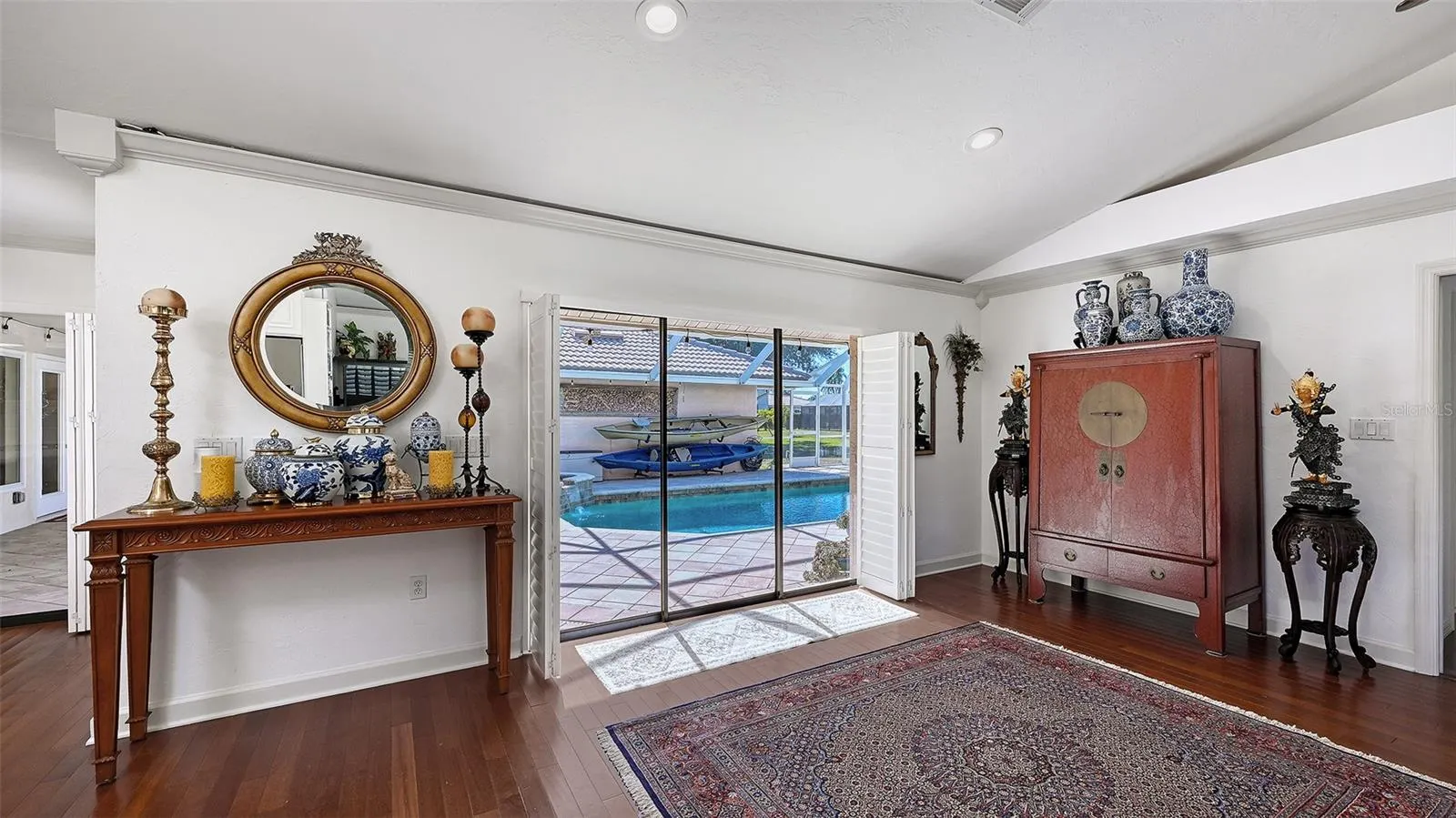 1109 DELACROIX CIR