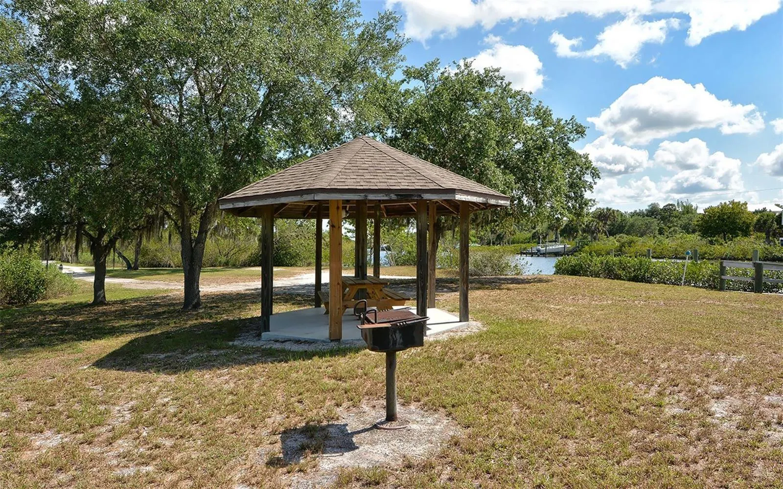 1109 DELACROIX CIR