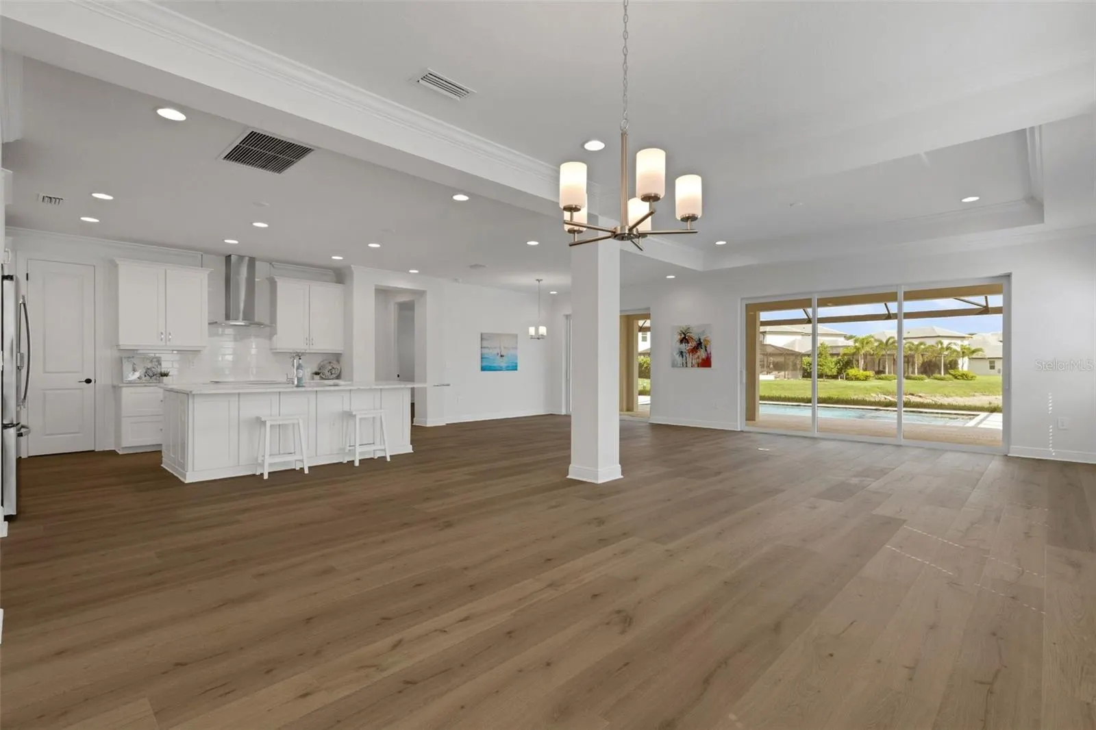 1669 LUGANO CIR