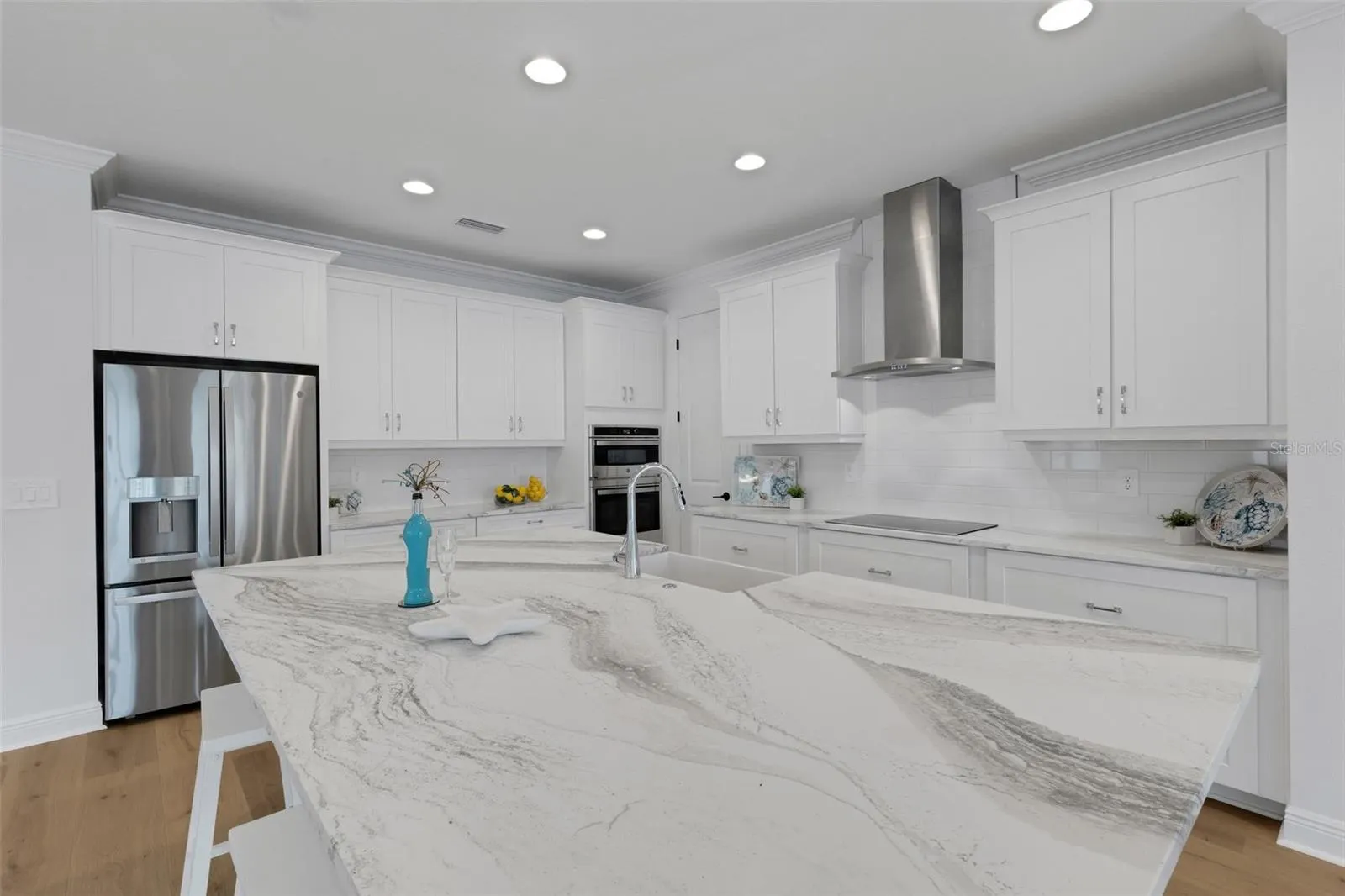 1669 LUGANO CIR