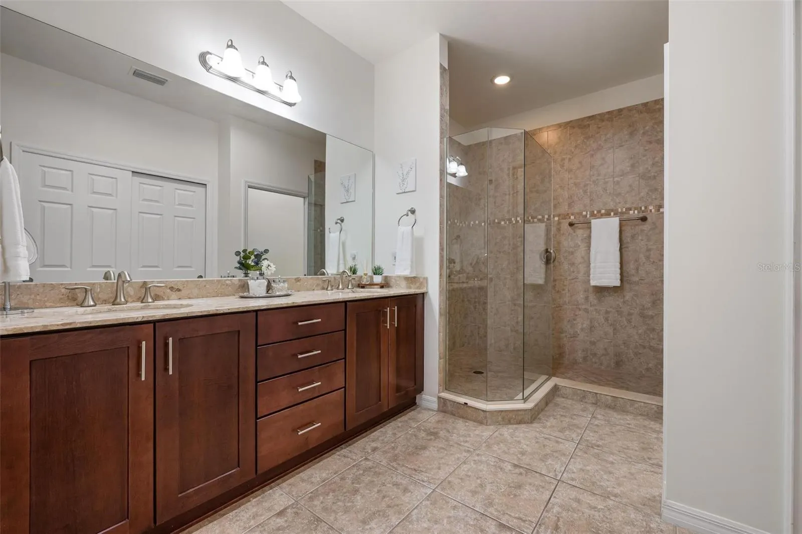 137 BELLA VISTA TER #33C #33C