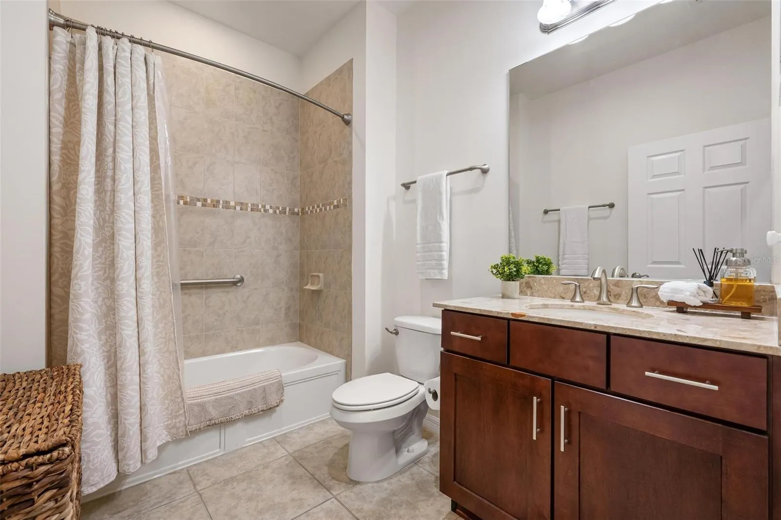 137 BELLA VISTA TER #33C #33C