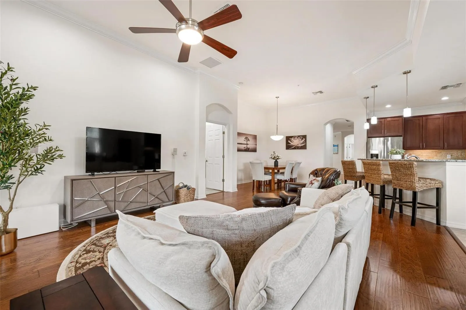 137 BELLA VISTA TER #33C #33C