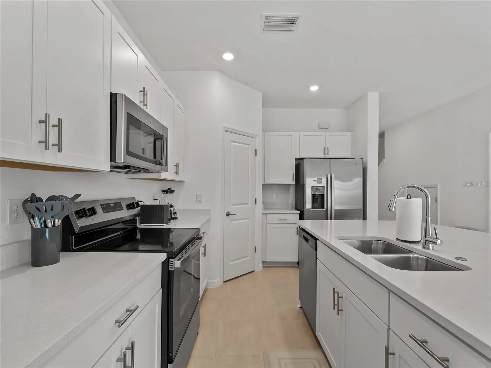 5901 BISCOTTI ST