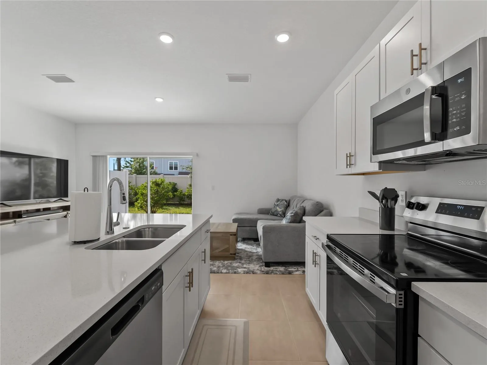 5901 BISCOTTI ST