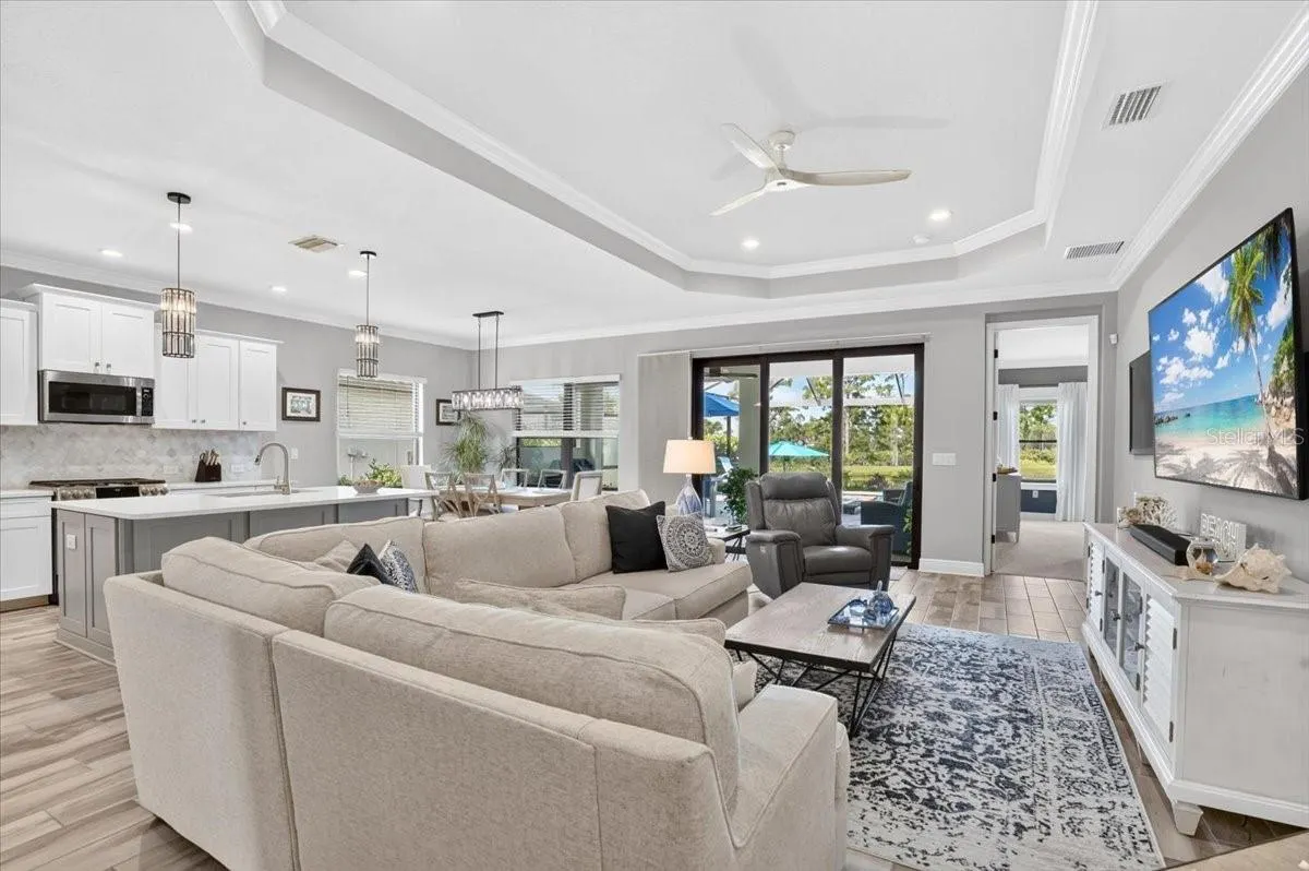 406 ARIANO AVE