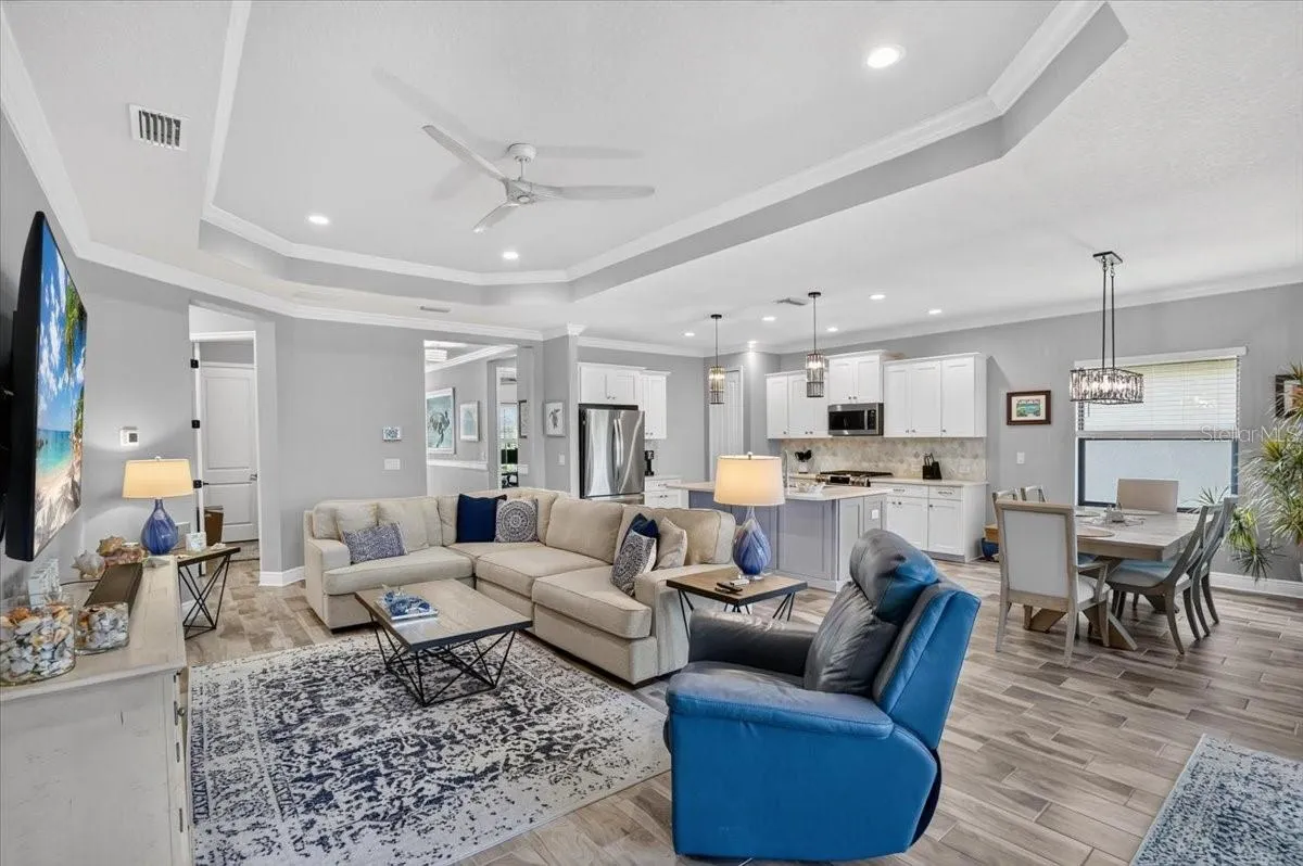 406 ARIANO AVE