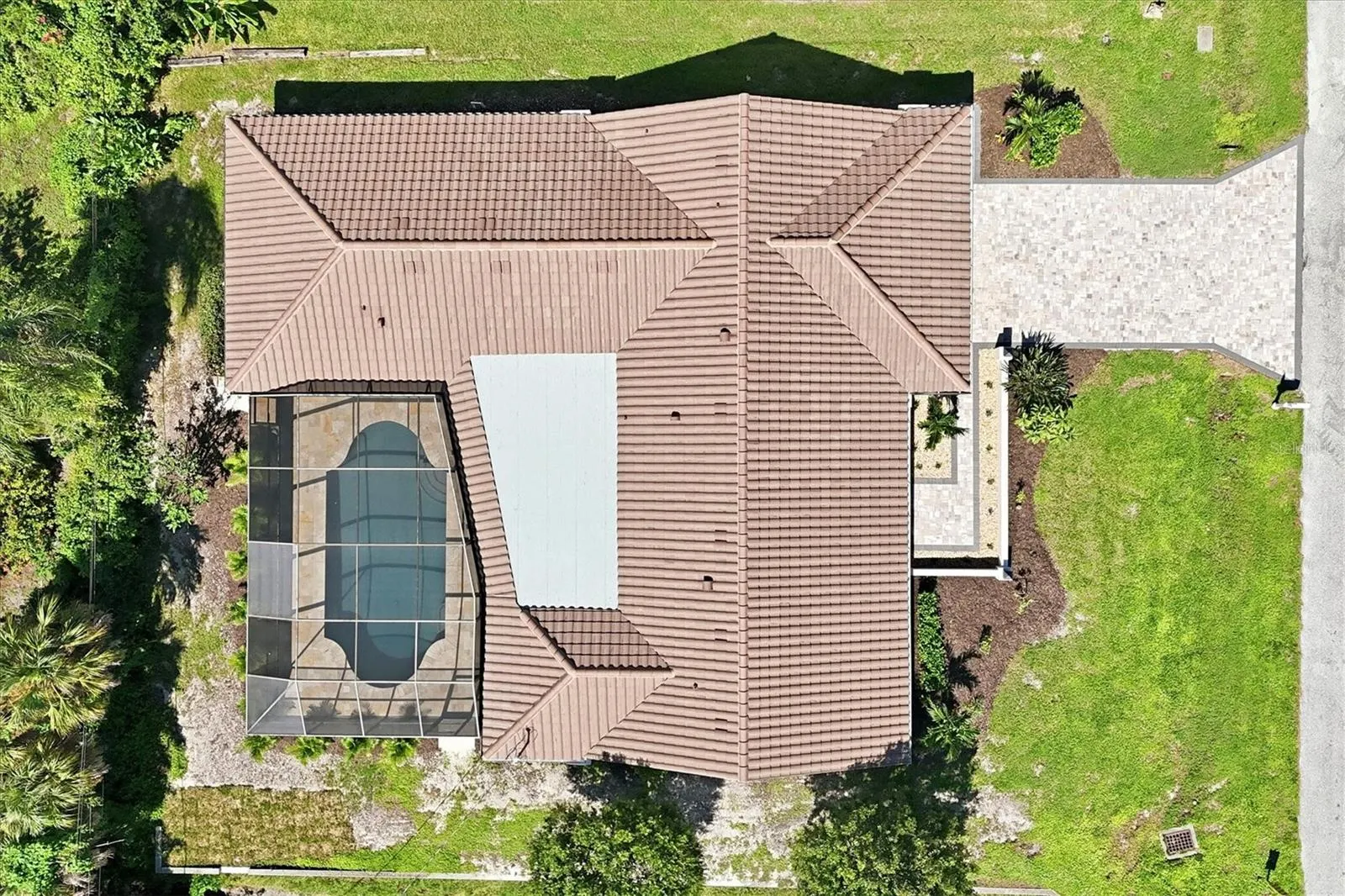 620 HIBISCUS DR