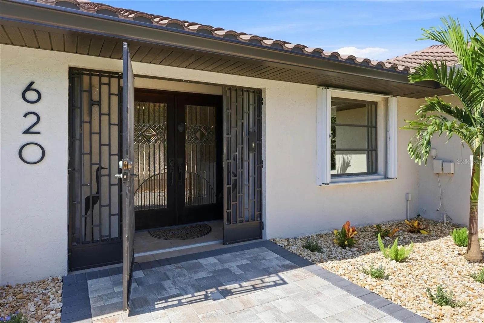 620 HIBISCUS DR