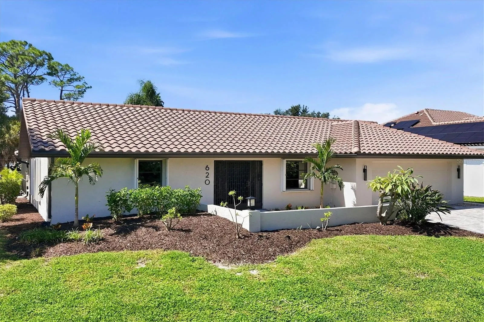 620 HIBISCUS DR