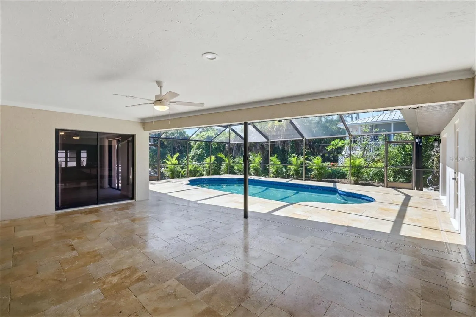 620 HIBISCUS DR