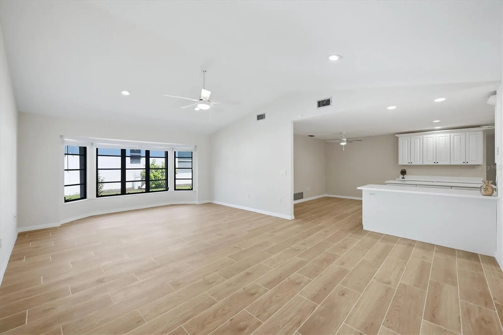 620 HIBISCUS DR
