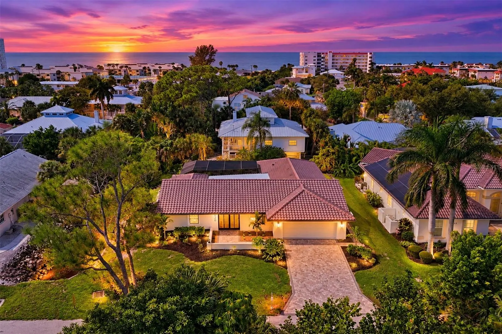 620 HIBISCUS DR