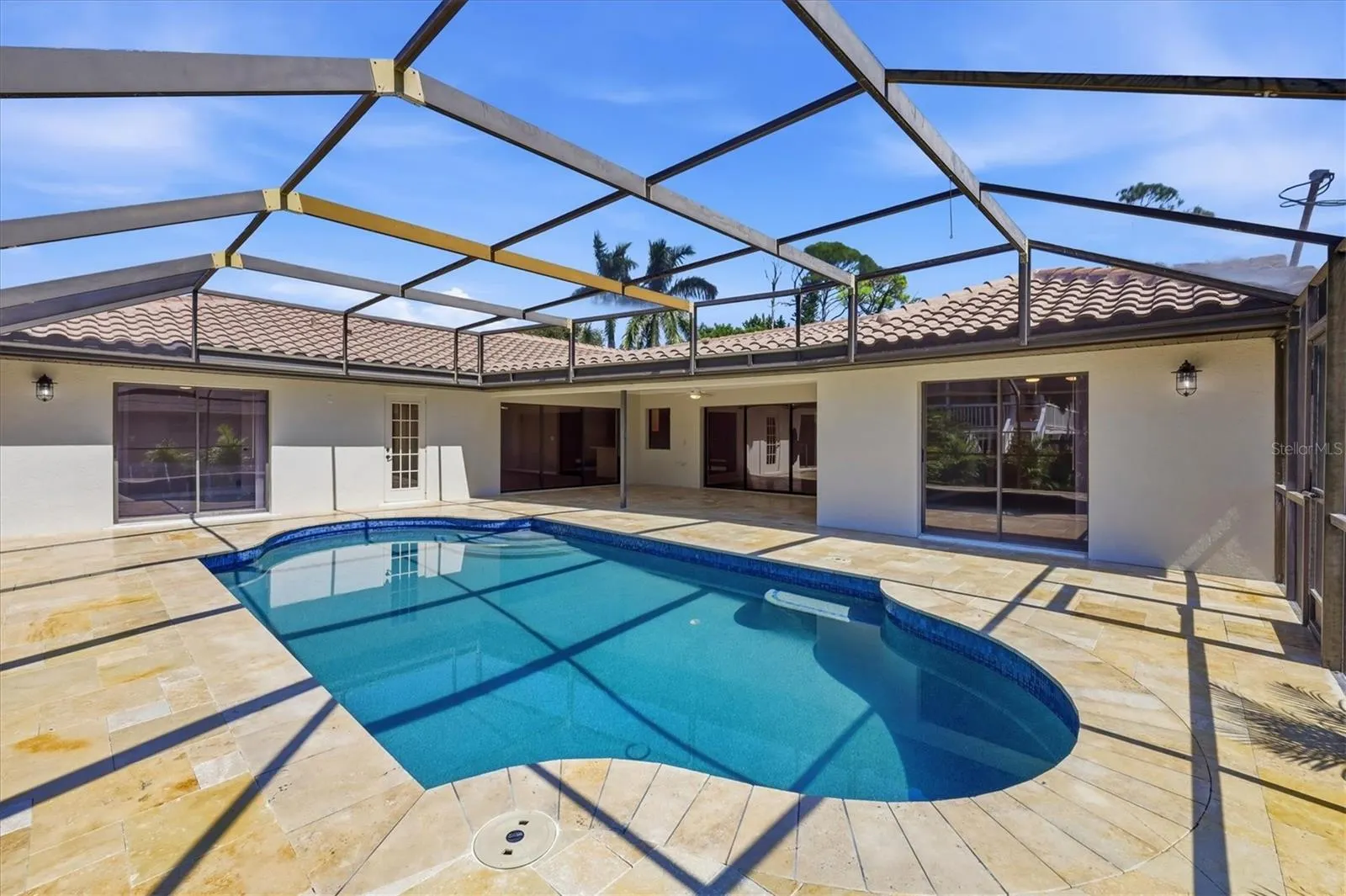 620 HIBISCUS DR
