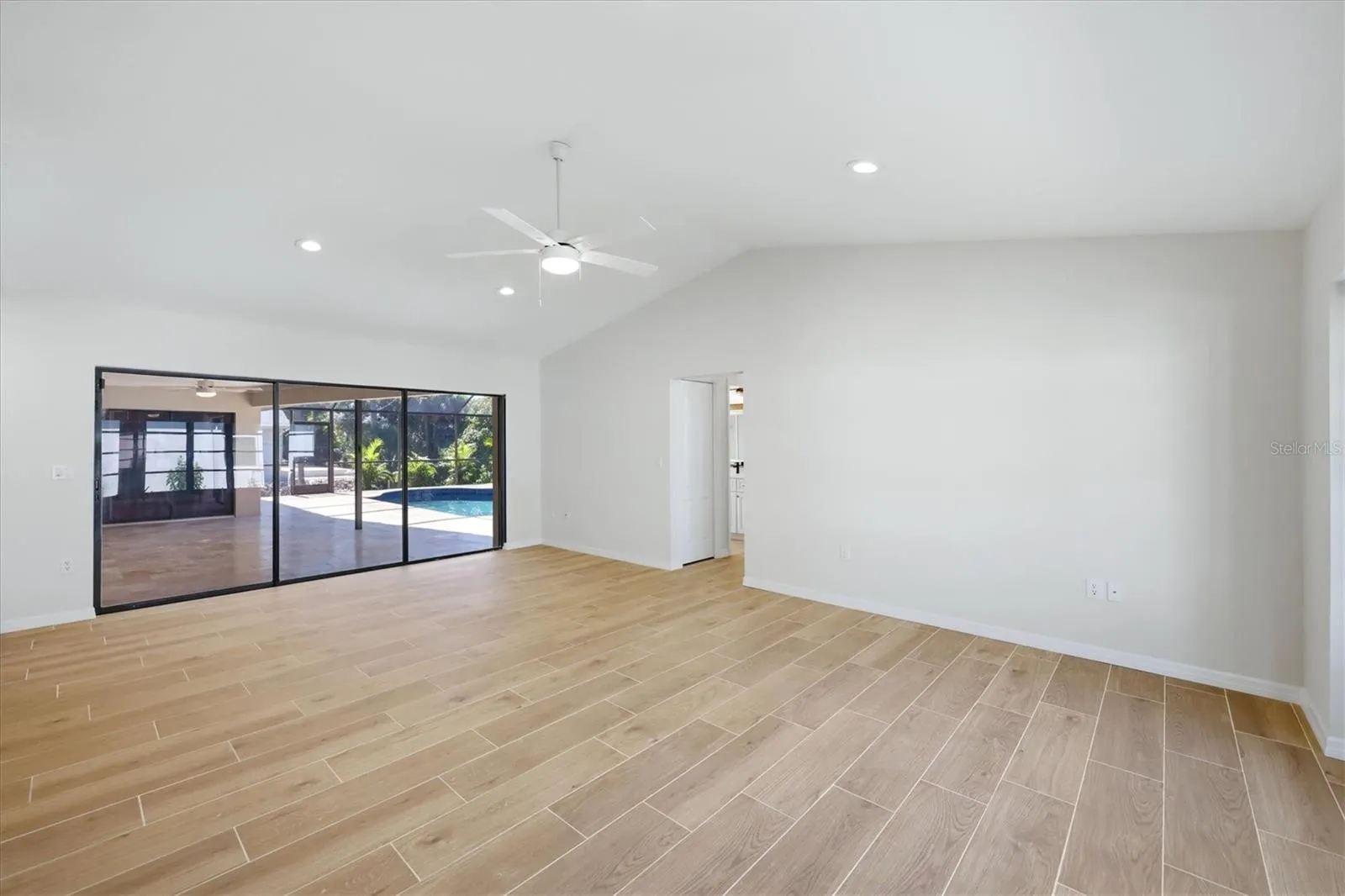 620 HIBISCUS DR