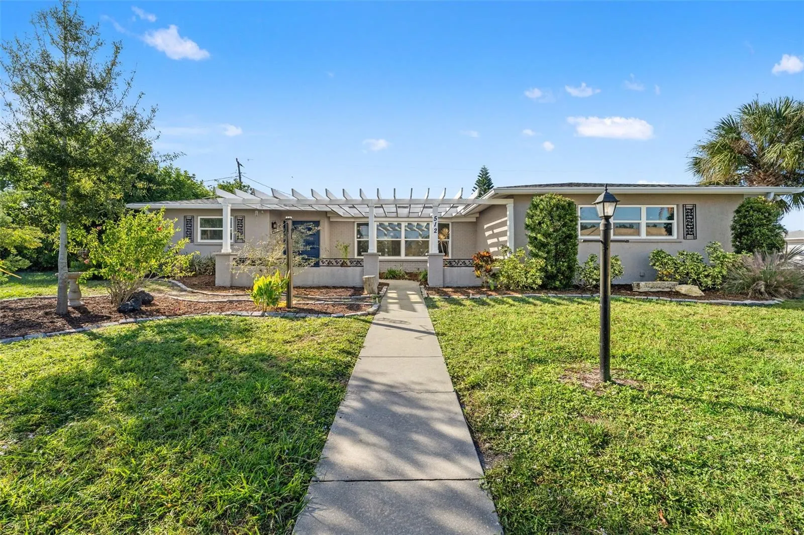 512 GLEN OAK RD