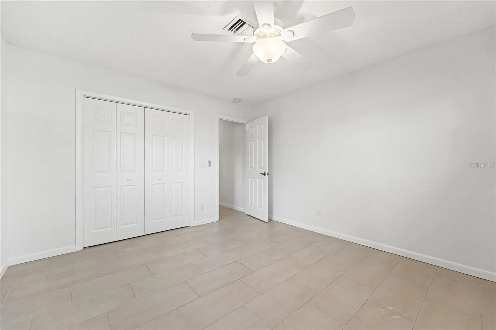 512 GLEN OAK RD