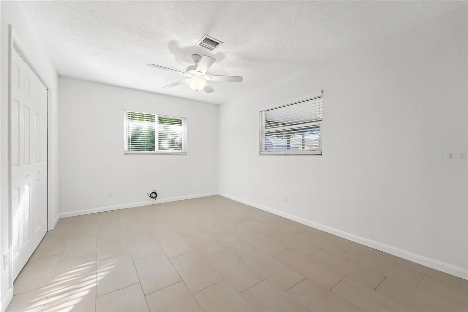 512 GLEN OAK RD