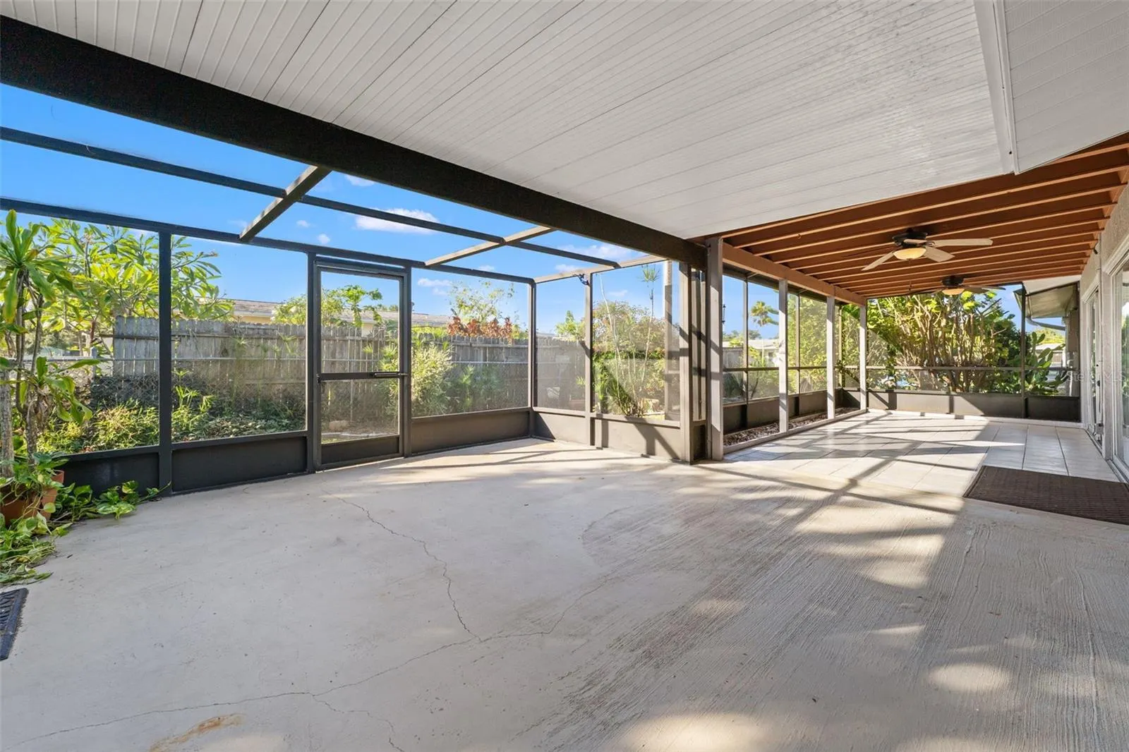 512 GLEN OAK RD