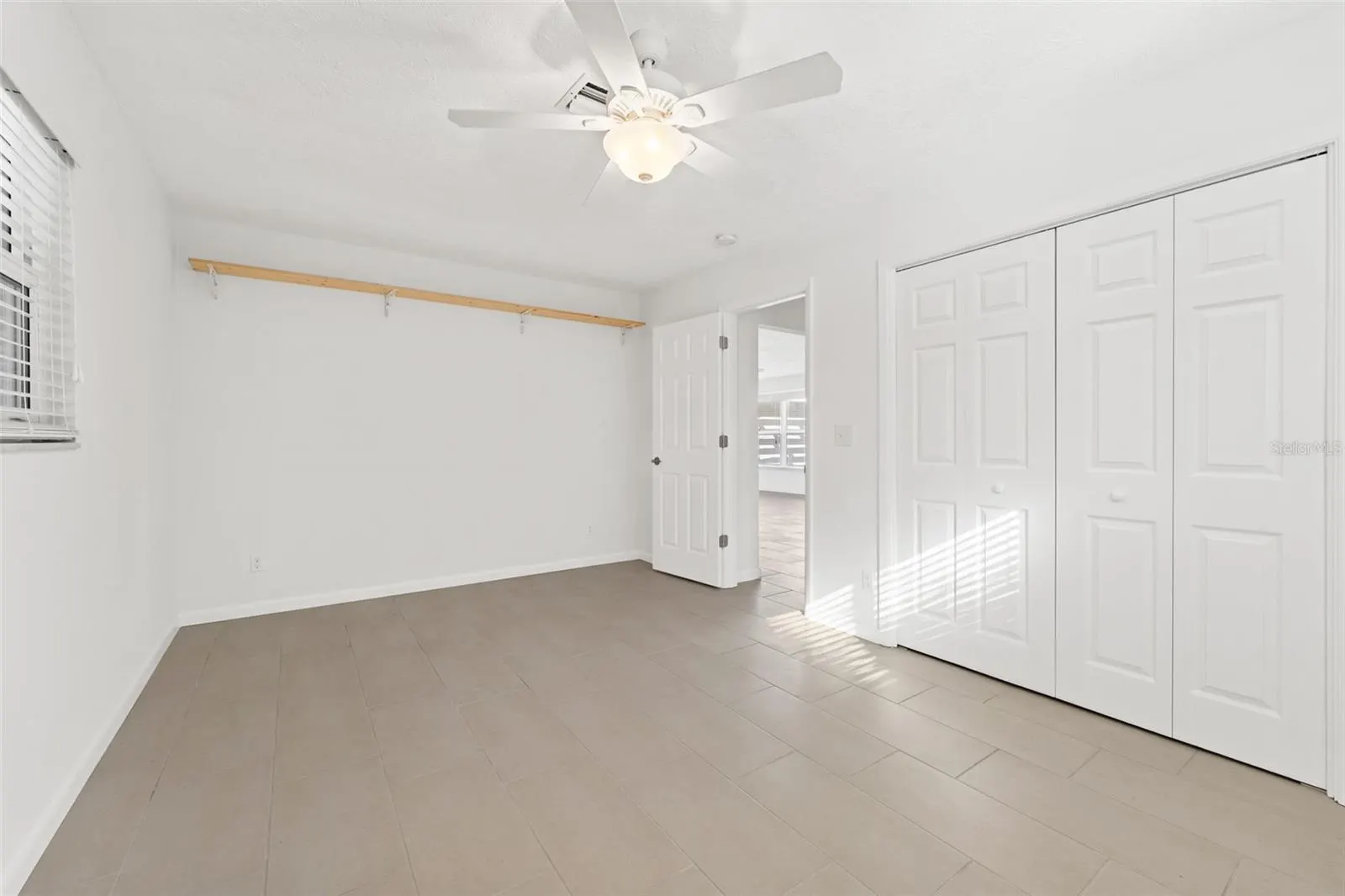 512 GLEN OAK RD