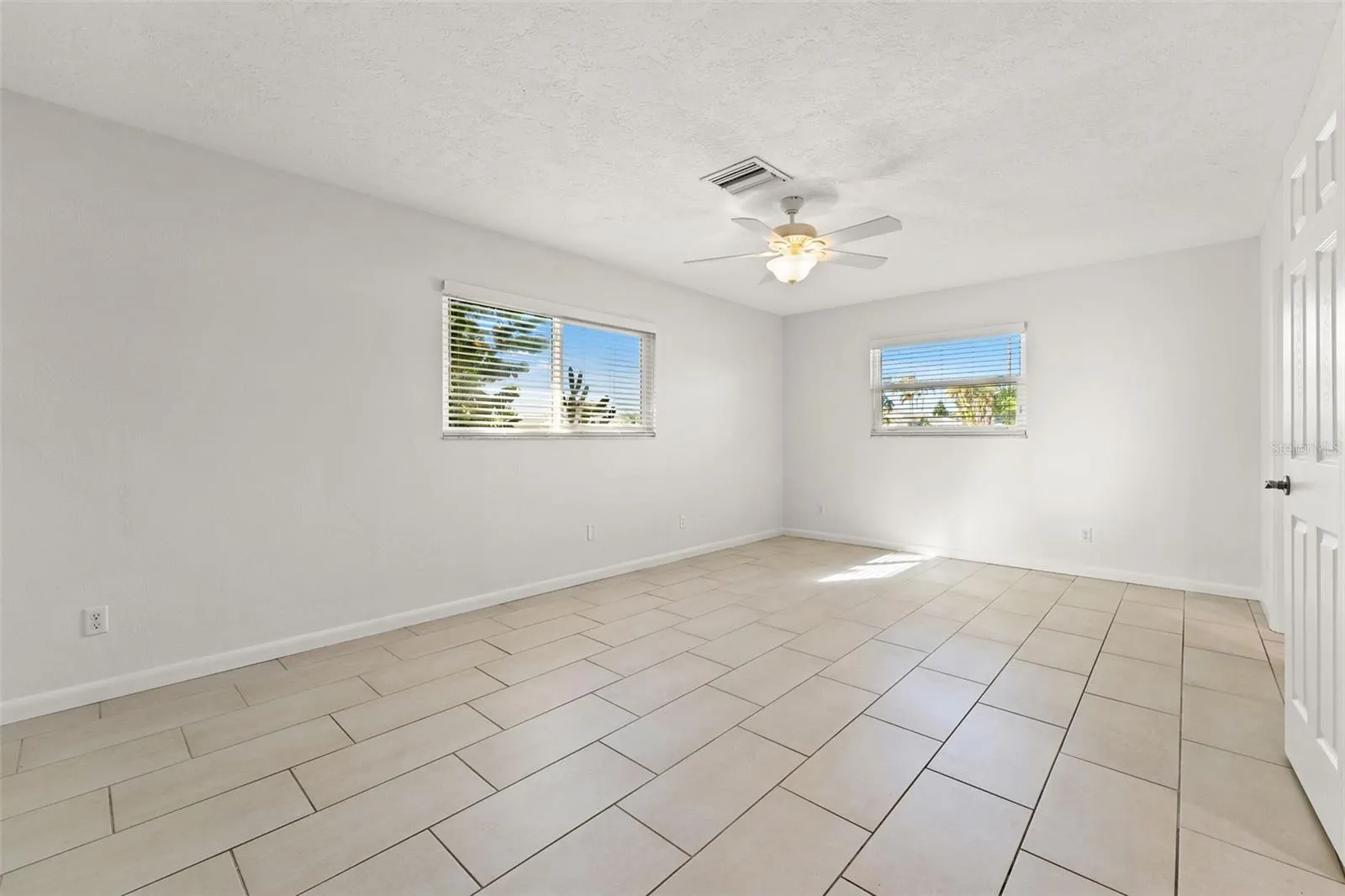 512 GLEN OAK RD