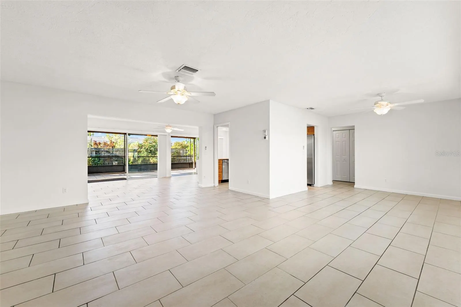 512 GLEN OAK RD