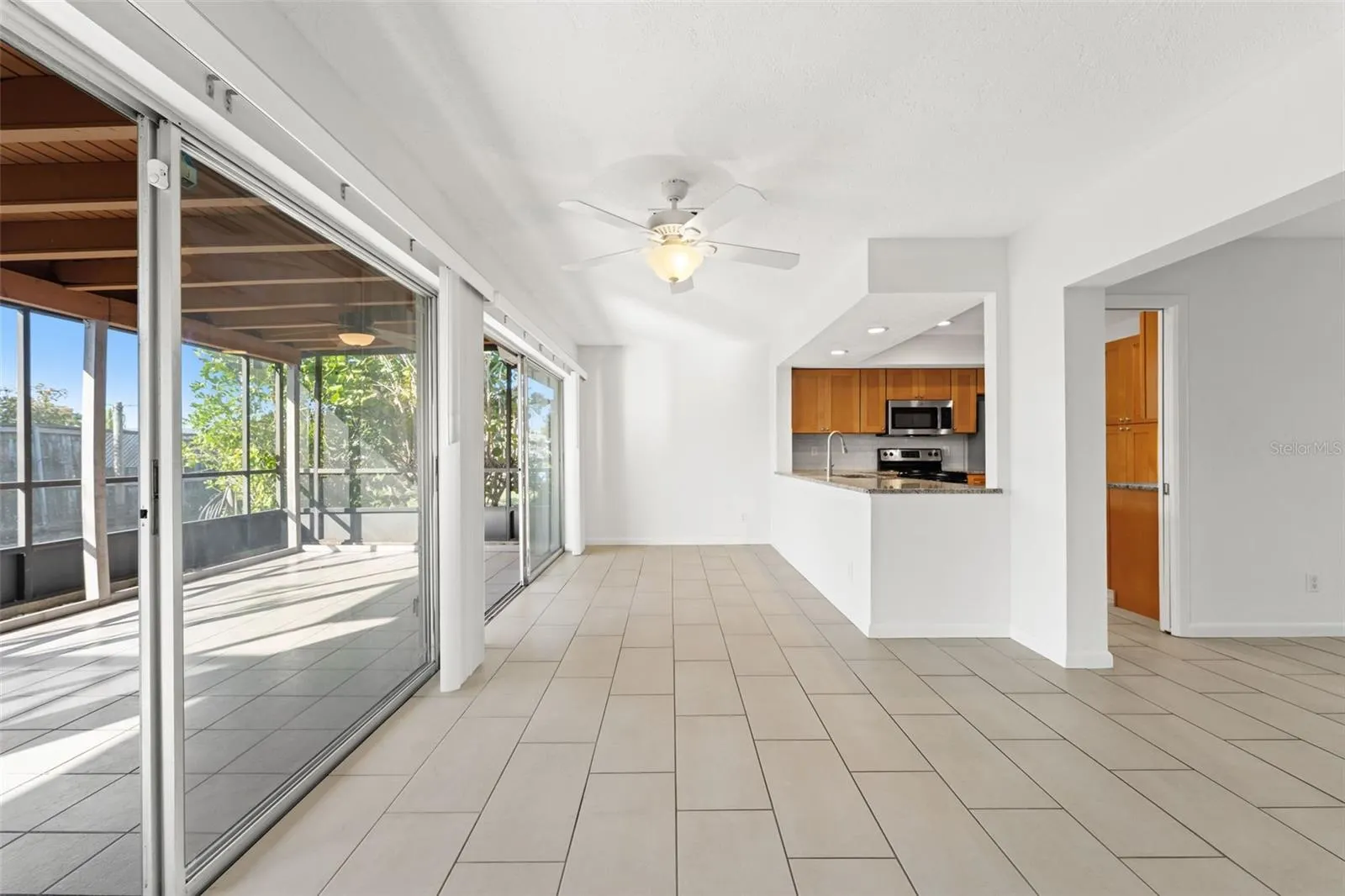 512 GLEN OAK RD