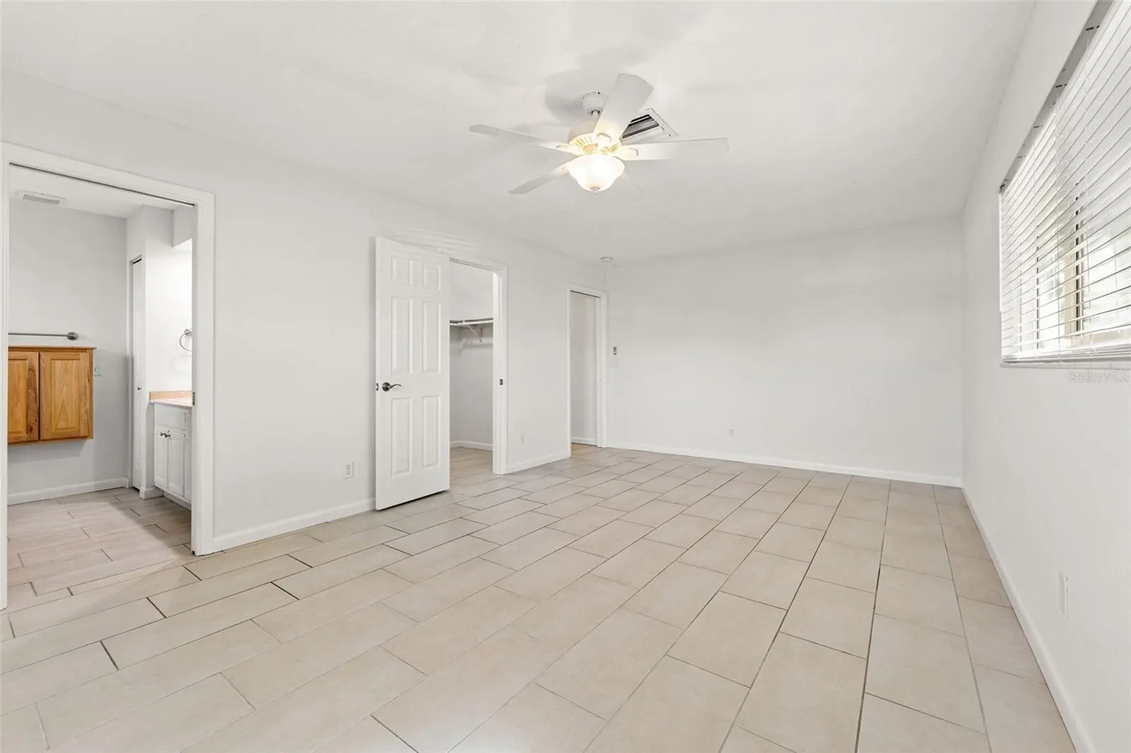 512 GLEN OAK RD