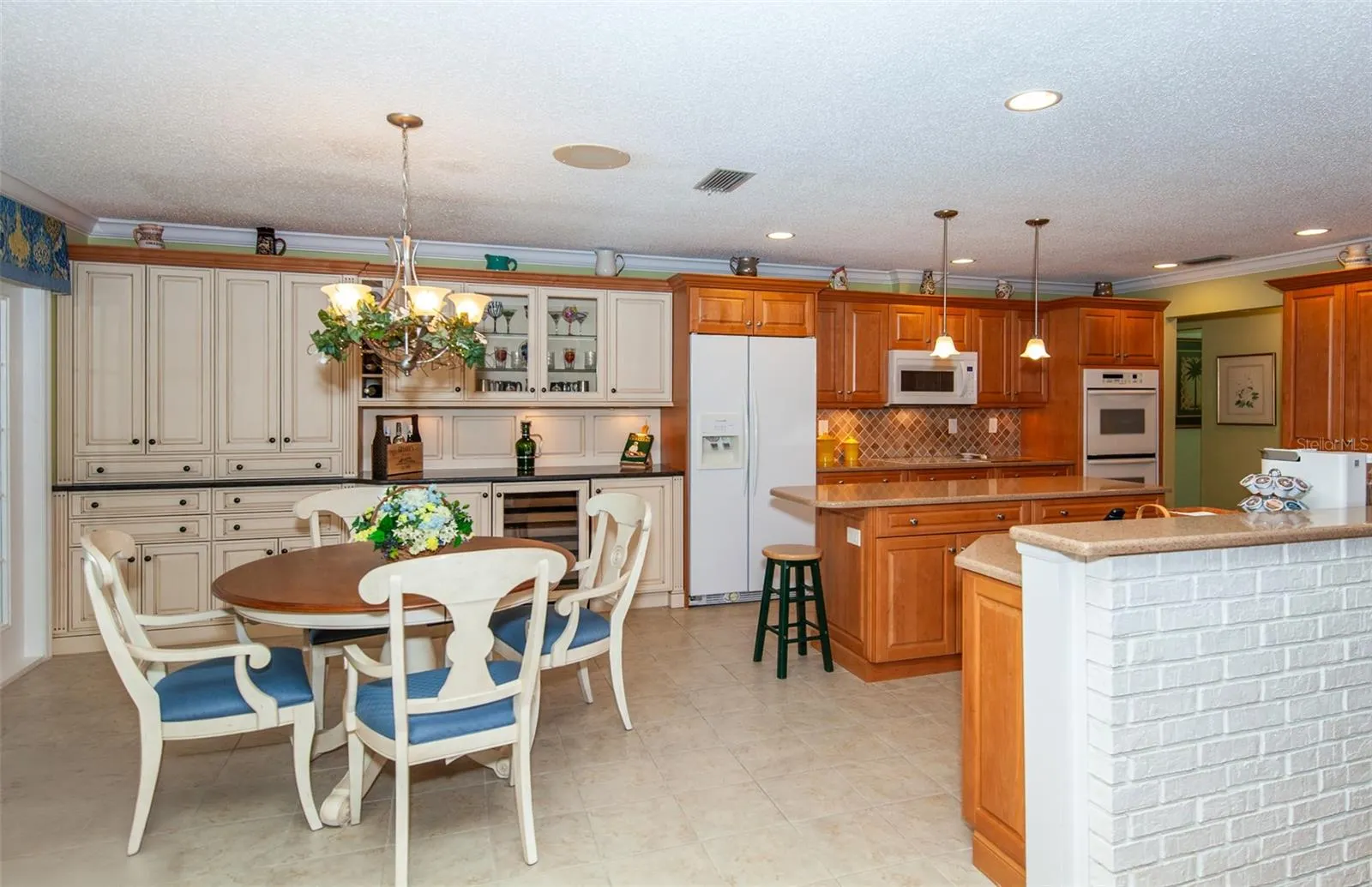 810 CARNOUSTIE DR