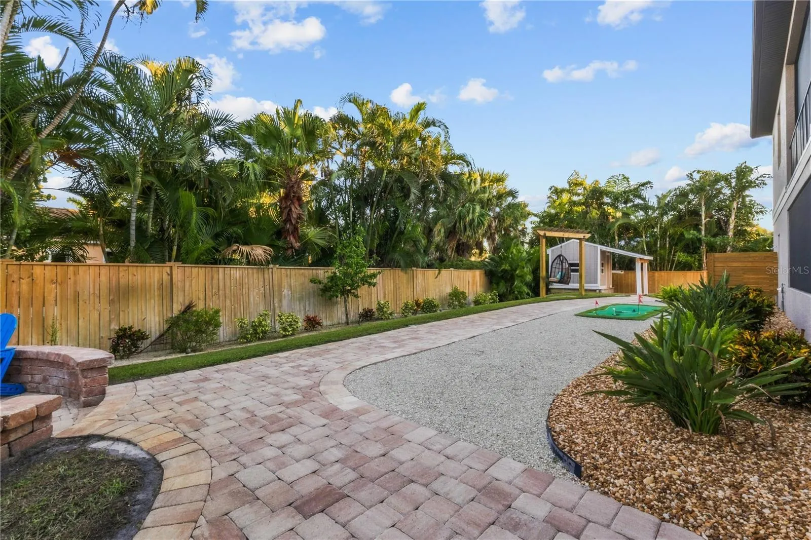 107 SUNSET DR