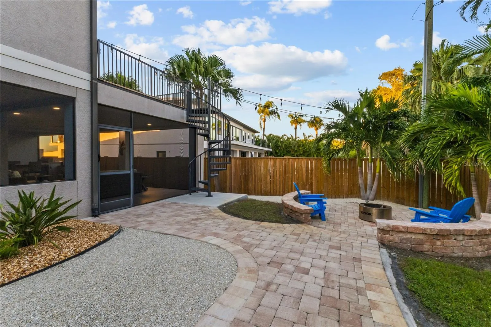 107 SUNSET DR
